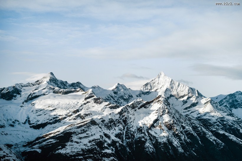 阿尔卑斯雪山风景图片