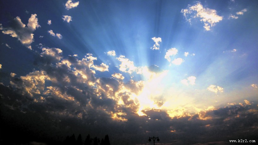 傍晚时分天空的图片