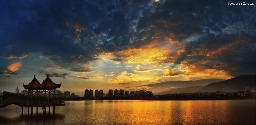 傍晚时分天空的图片