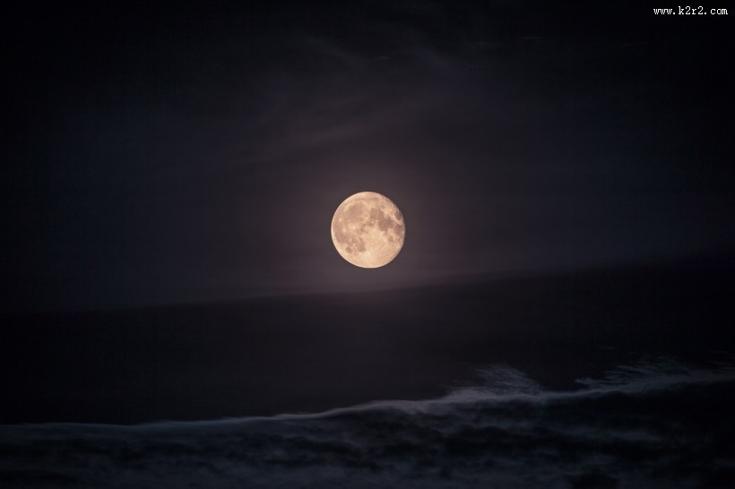 圆圆的月亮图片