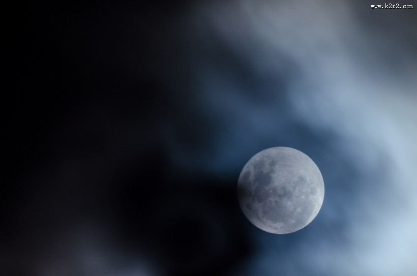 圆圆的月亮图片