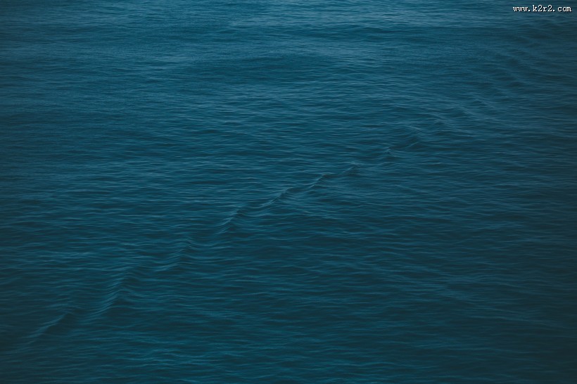 平静的海面图片