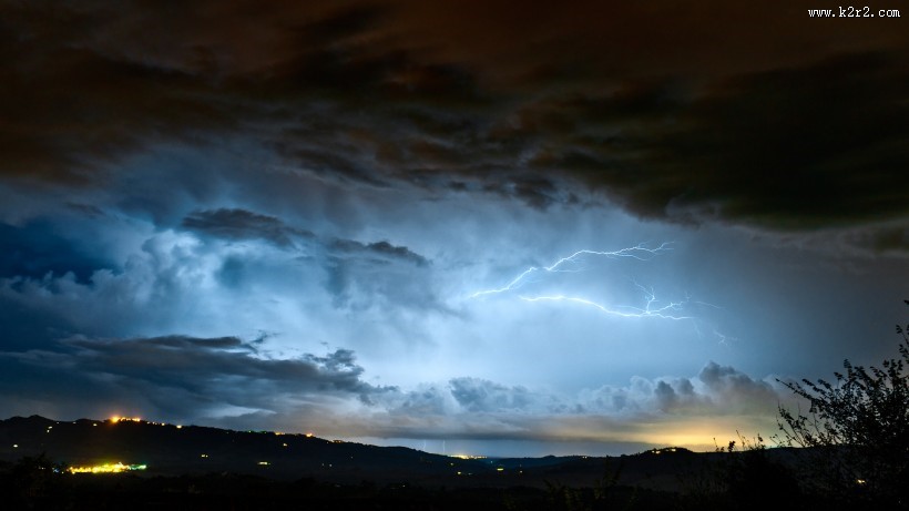 狂烈飓风风暴图片