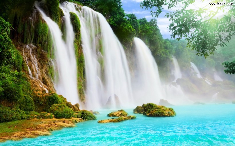 壮观的瀑布风景图片