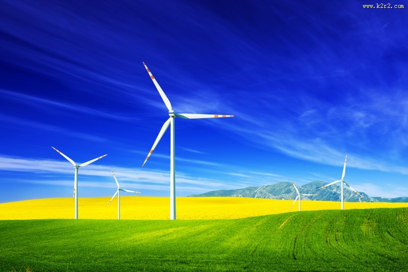 草原上风车图片
