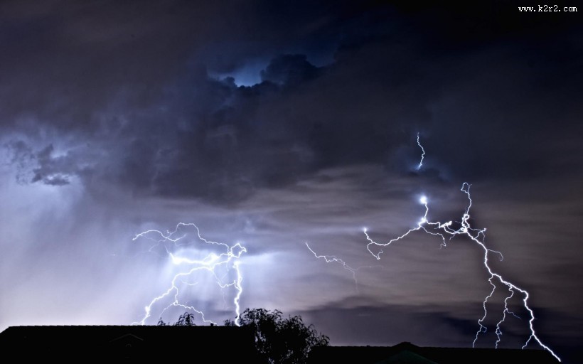 天空的闪电图片
