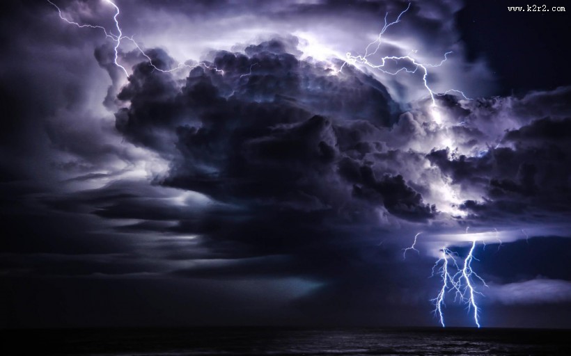 天空的闪电图片