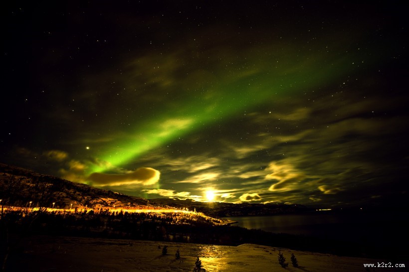 绿色的极光风景图片