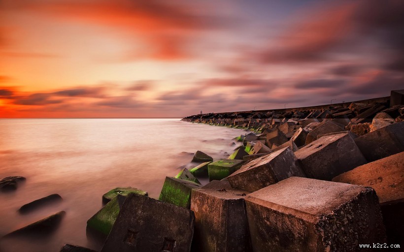 平静的海面美景图片