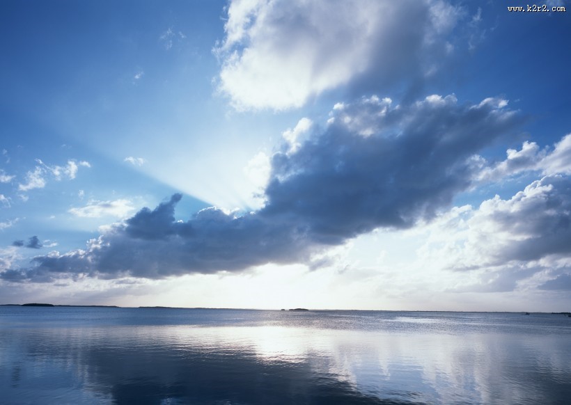 夕阳下的云彩图片