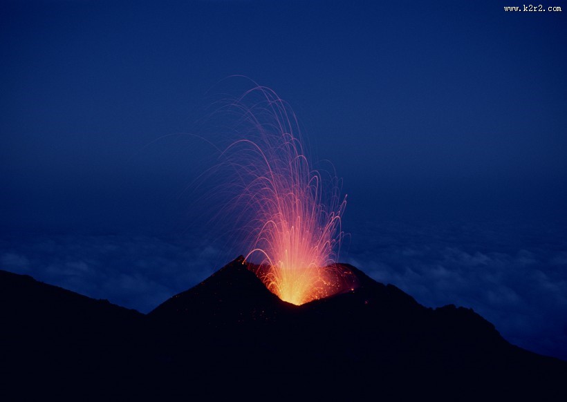 火山喷发图片