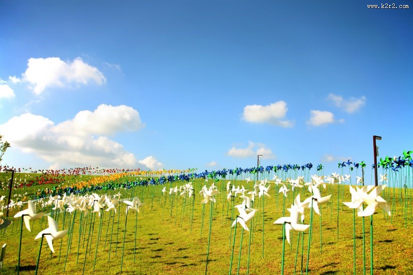 户外纸风车图片