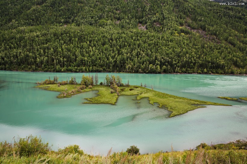 新疆喀纳斯卧龙湾和神仙湾自然风景图片