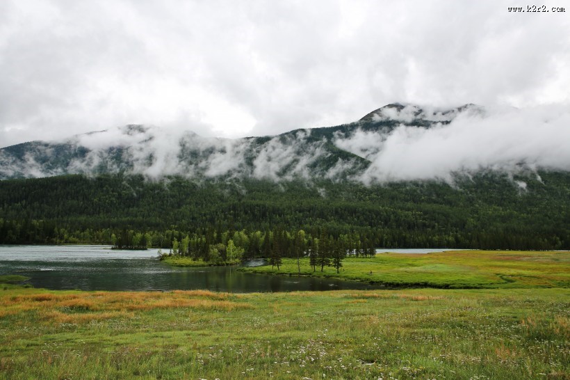 新疆喀纳斯卧龙湾和神仙湾自然风景图片
