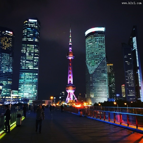 夜晚的东方明珠图片大全