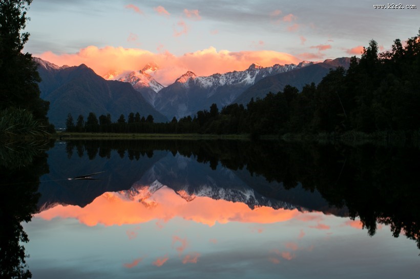 新西兰雪山风景图片