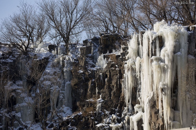 冬天的吊水楼瀑布风景图片大全