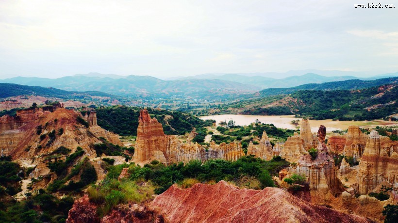 云南元谋浪巴铺土林风景图片