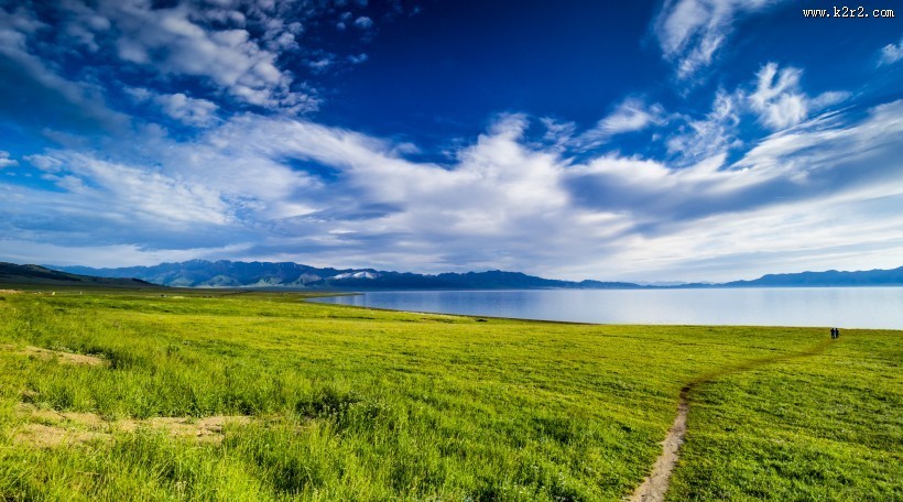 新疆赛里木湖风景图片