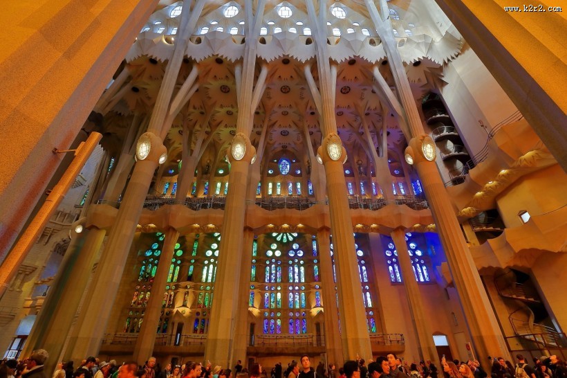 西班牙巴塞罗那高迪建筑风景图片