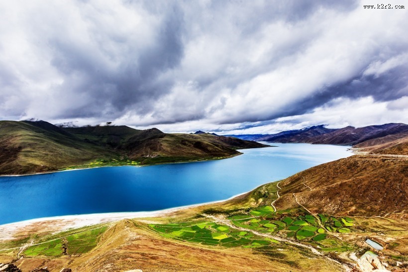 西藏羊卓雍措风景图片