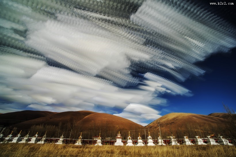 川西高原绚丽天空图片