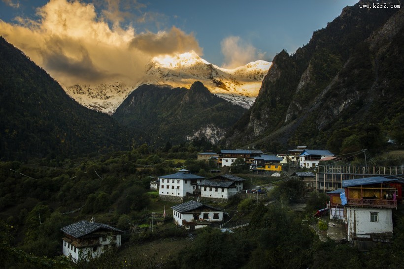 云南雨崩村风景图片