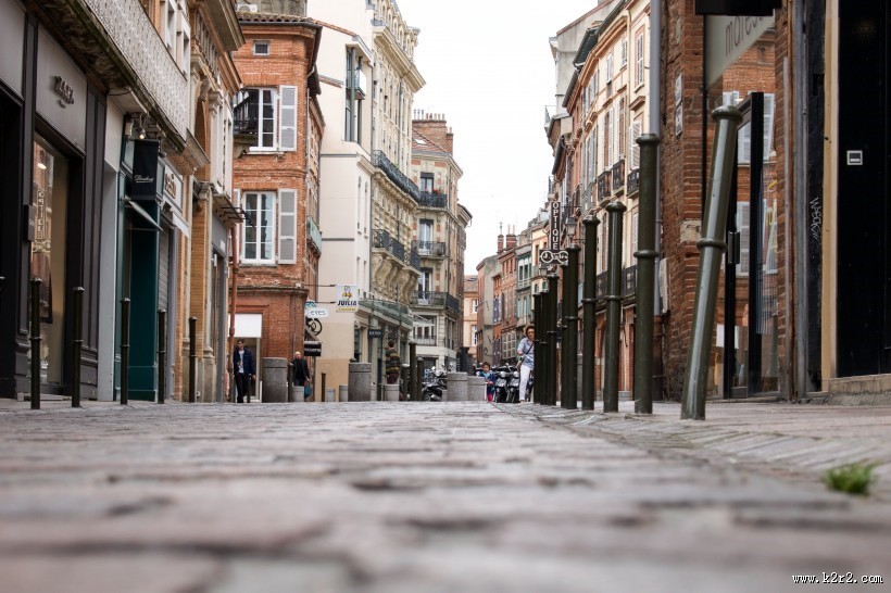 欧洲小城的一处街道图片