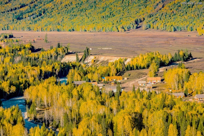 新疆禾木秋色风景图片
