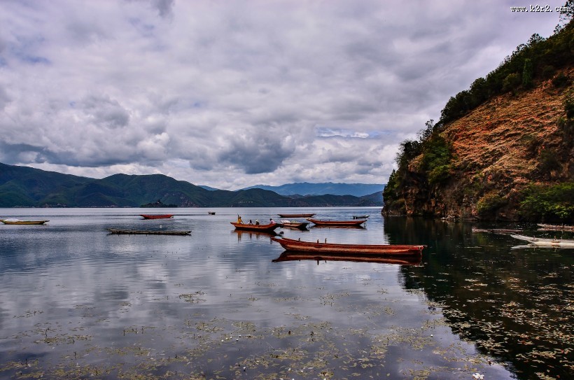 云南泸沽湖风景图片