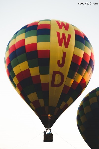 飞上天的热气球图片大全