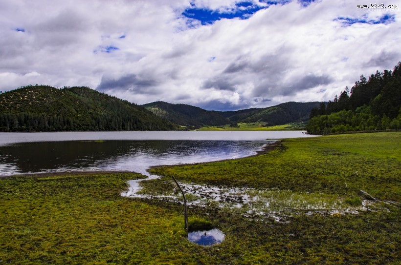 云南普达措国家公园风景图片