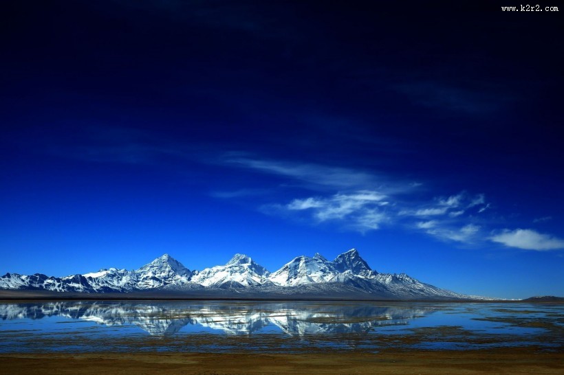 西藏卓木拉日峰风景图片