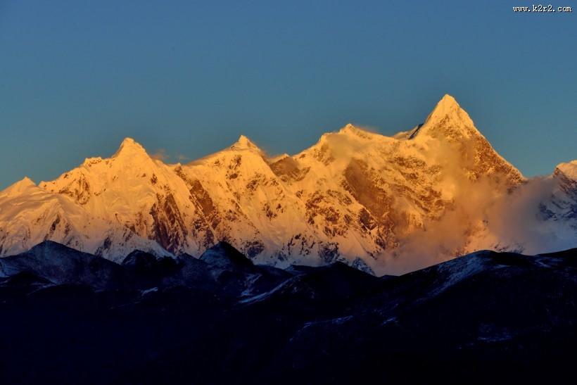 西藏南迦巴瓦峰图片