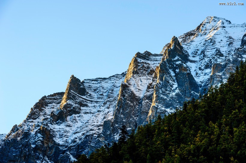 四川仙乃日神山风景图片