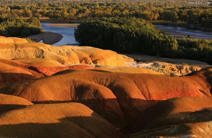 新疆五彩滩风景图片