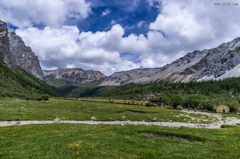 盛夏的四川稻城亚丁风景图片大全
