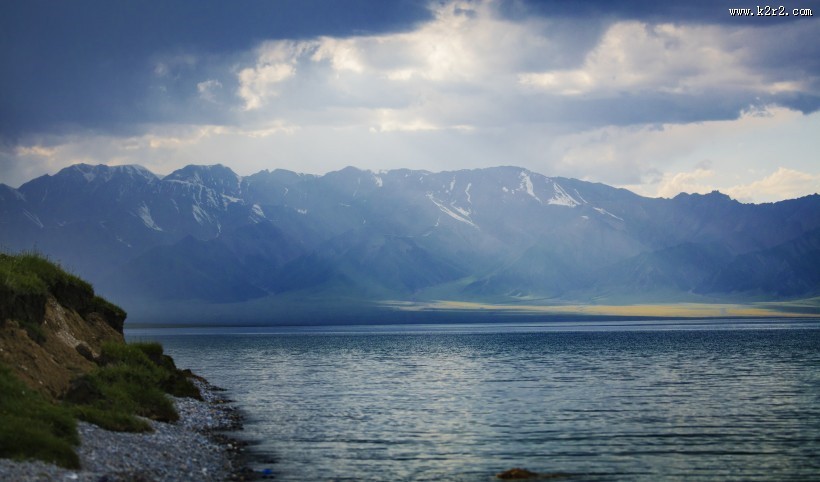 新疆赛里木湖图片大全