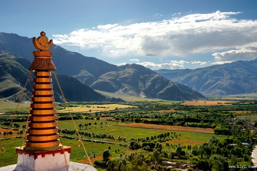 西藏雍布拉康图片