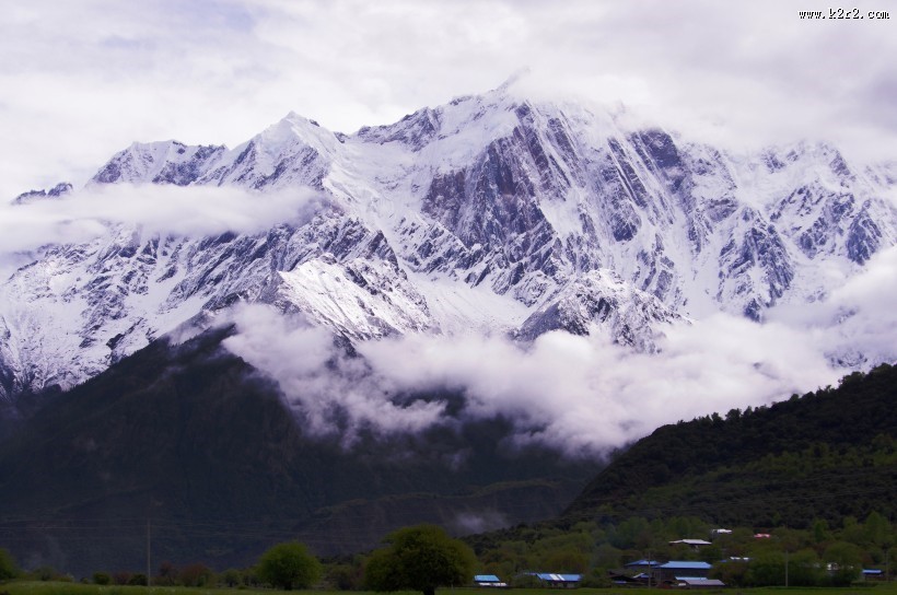 西藏雅鲁藏布大峡谷风景图片