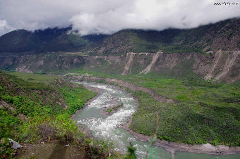 西藏雅鲁藏布大峡谷风景图片