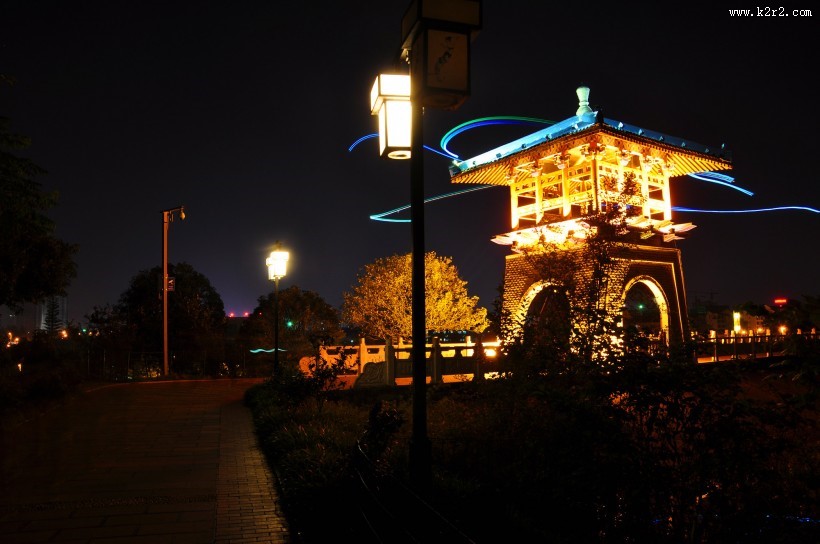 云南神女湖夜景图片