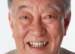 开朗的爷爷特写图片