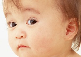 婴儿的多变表情图片