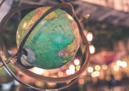 地球的模型地球仪图片