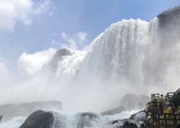 壮美的瀑布图片