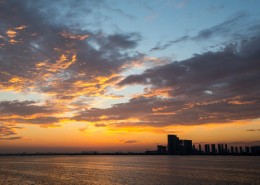 傍晚时分天空的图片