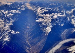 鸟瞰昆仑山风景图片