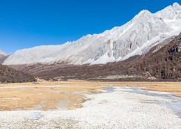 四川稻城亚丁雪山风景图片