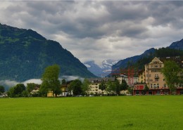 瑞士因特拉肯小镇风景图片大全